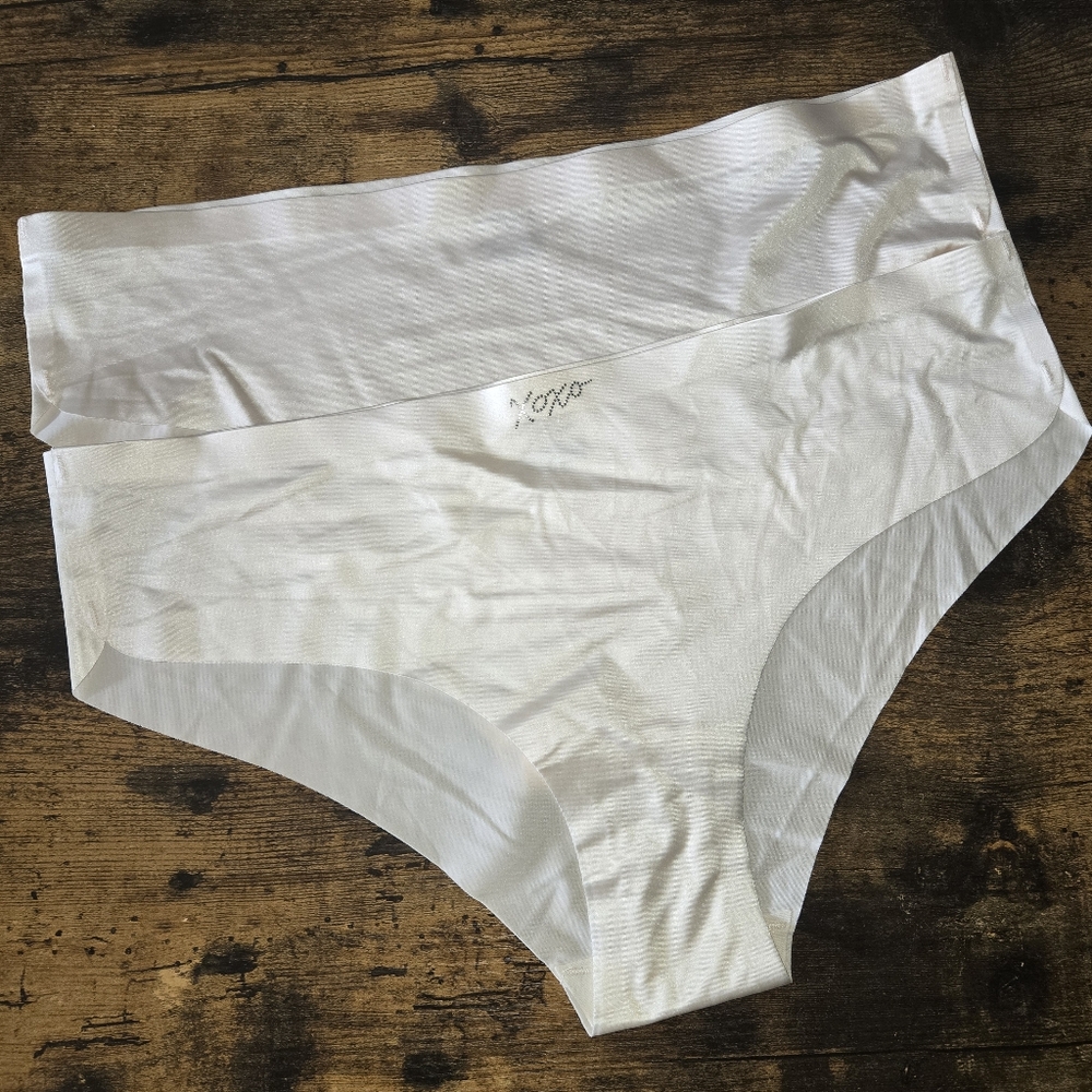 NWOT Xoxo Skily Panties Satin No Line Panty Underwear Set Sz M